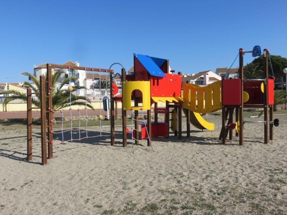 Appartement Tout Confort A Cap Coudalere Avec Vue Magnifique Sur Le Canigou Au Bord Du Lac - Check In Automatise - Parking Gratuit - Aire De Jeux D'Enfants - Le Barcarès Kültér fotó